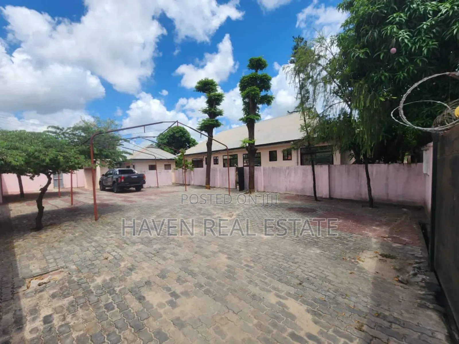 Lodge Inauzwa Kitunda Pentagon