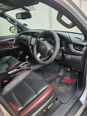 Toyota Fortuner 2.4 D AWD 2024 Silver