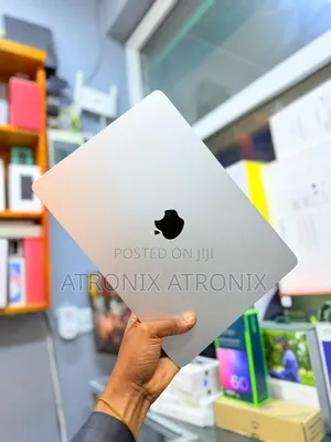 Laptop Apple MacBook Air 2022 M2 16GB Intel SSD 512GB