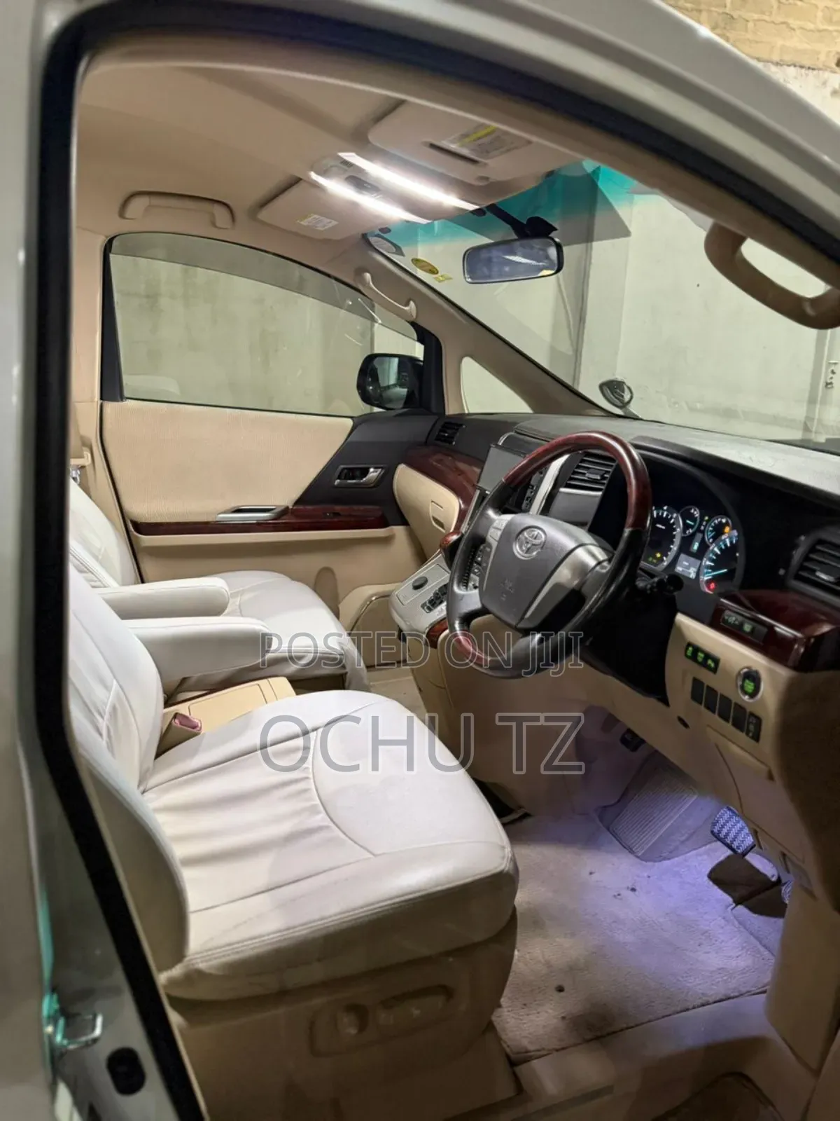 Toyota Alphard 2010 White