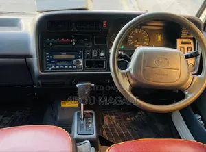 Toyota HiAce 2002 White