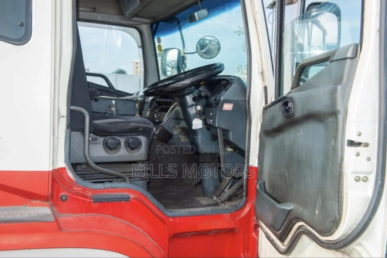 Mitsubishi Fuso 2001 Red