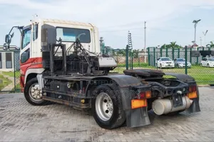 Mitsubishi Fuso 2001 Red