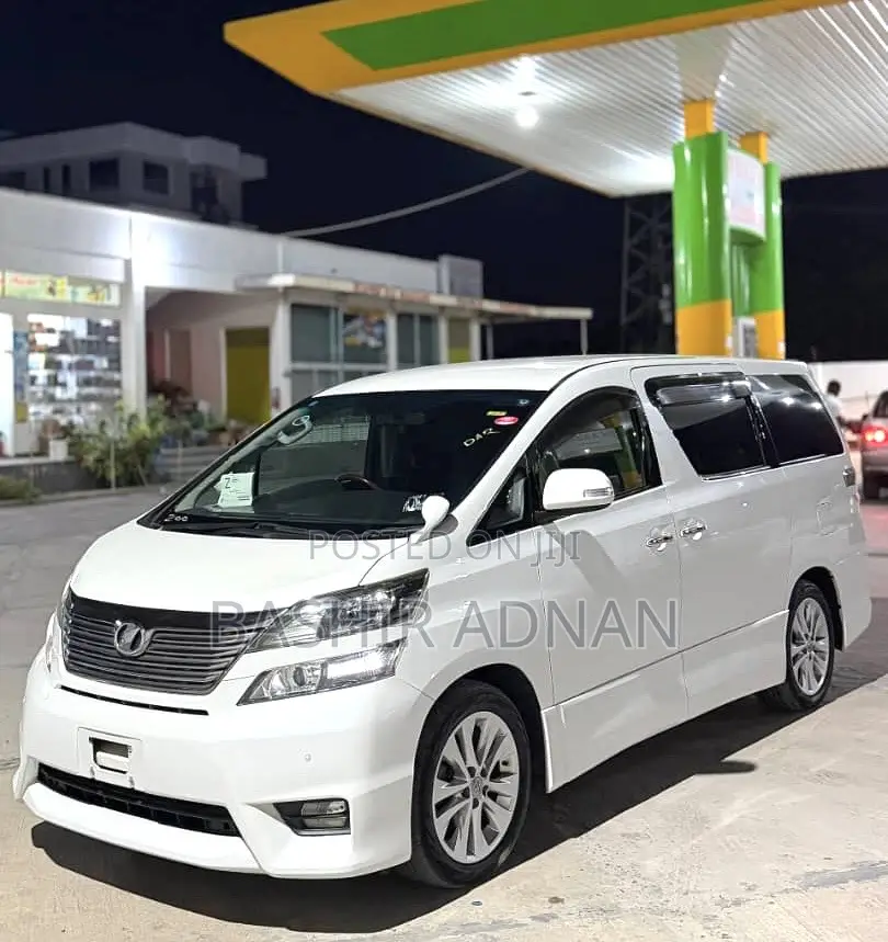 Toyota Alphard 2.4 Petrol FWD 2008 Pearl