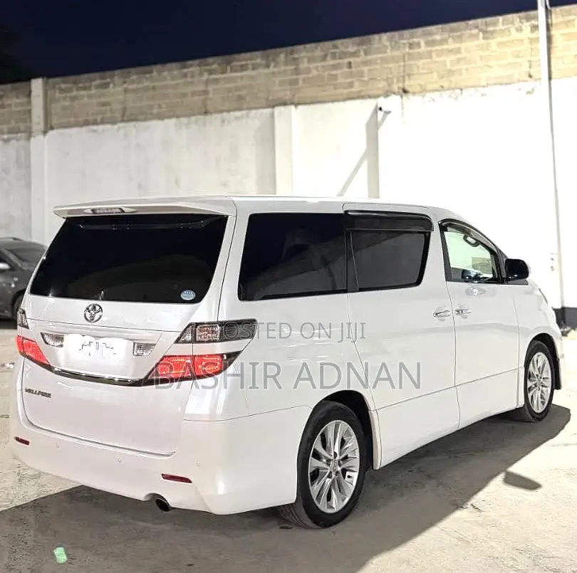 Toyota Alphard 2.4 Petrol FWD 2008 Pearl