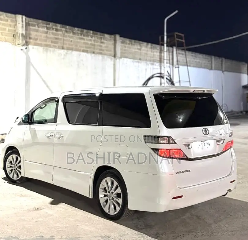 Toyota Alphard 2.4 Petrol FWD 2008 Pearl