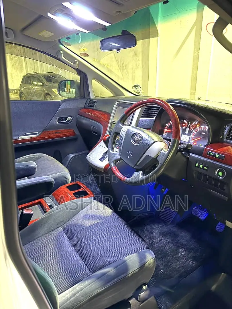 Toyota Alphard 2.4 Petrol FWD 2008 Pearl