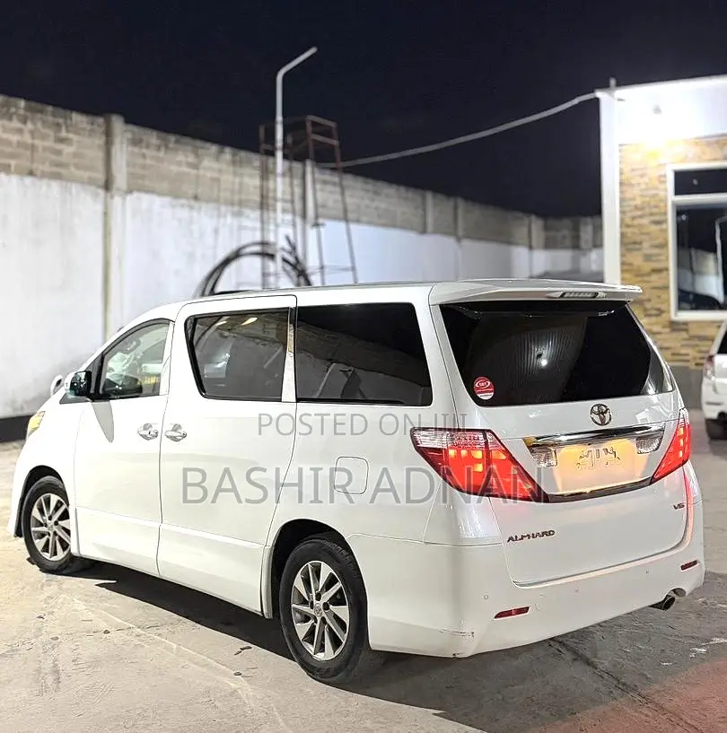 Toyota Alphard 2.4 Petrol FWD 2010 White