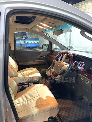 Toyota Alphard 2.4 Petrol FWD 2010 White