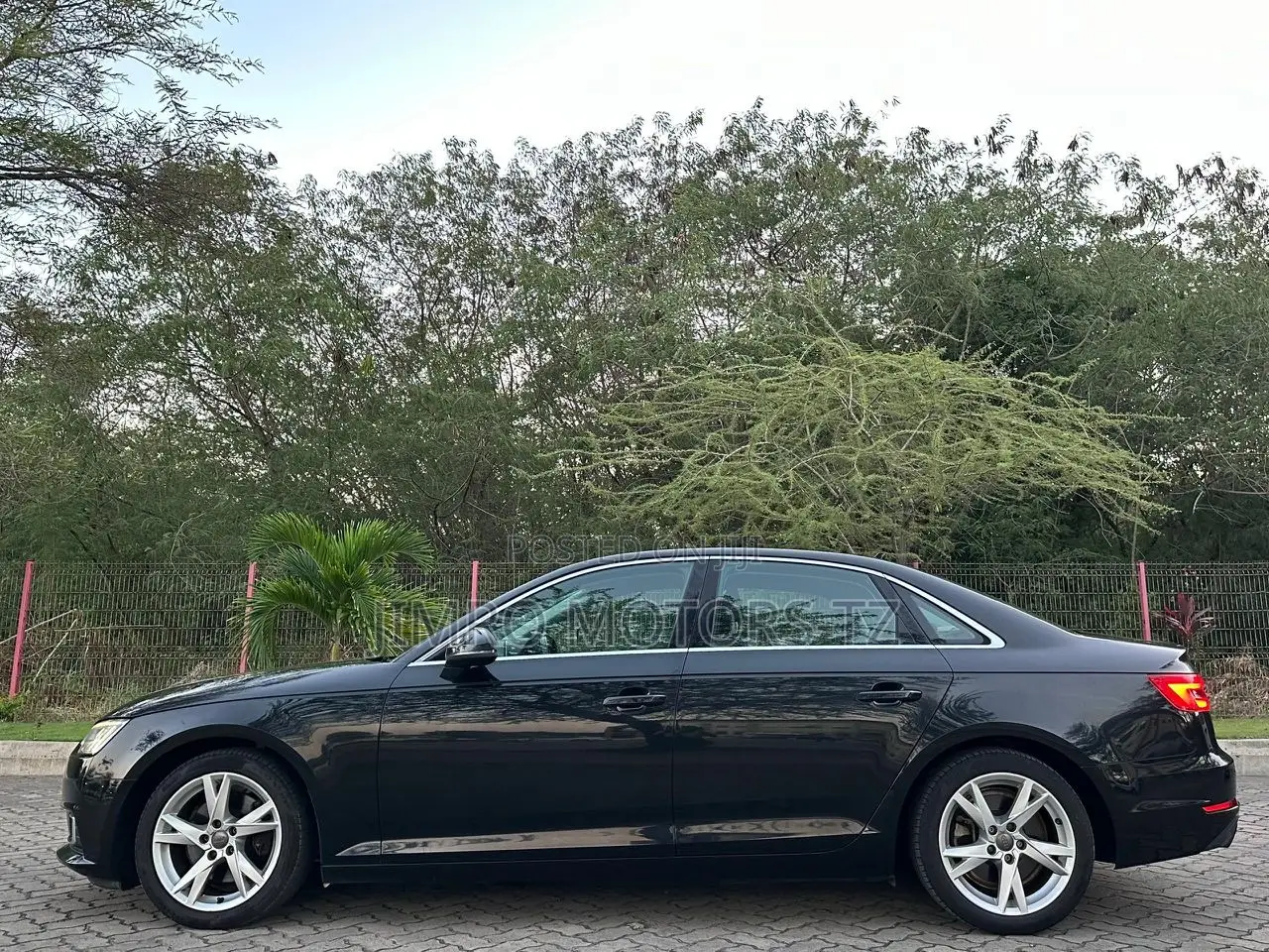 Audi A4 2017 Black