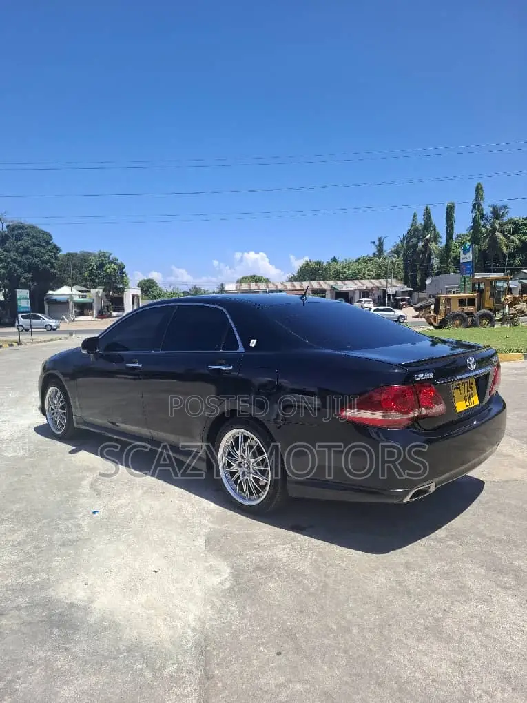 Toyota Crown 2009 Black