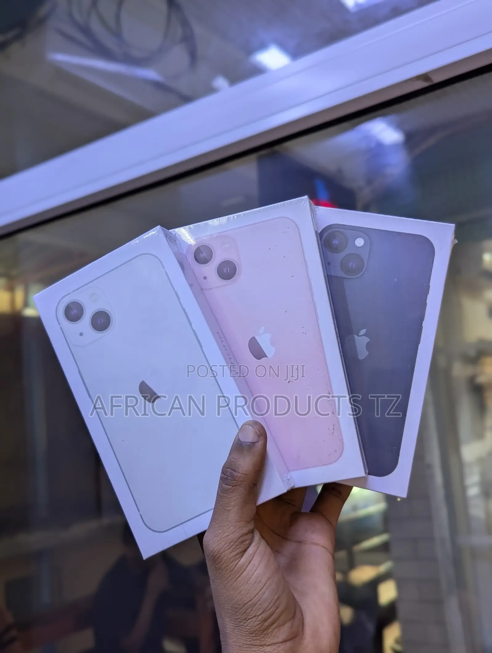 New Apple iPhone 13 128 GB Silver