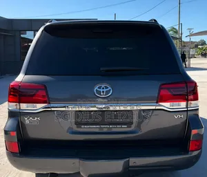 Toyota Land Cruiser 2018 Gray