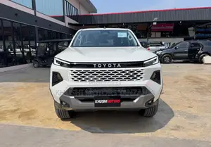 New Toyota Hilux 2025 White