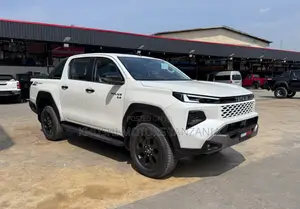 New Toyota Hilux 2025 White