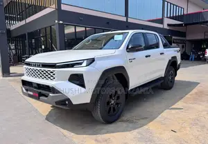 New Toyota Hilux 2025 White