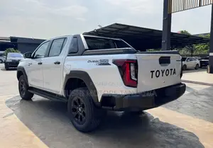 New Toyota Hilux 2025 White