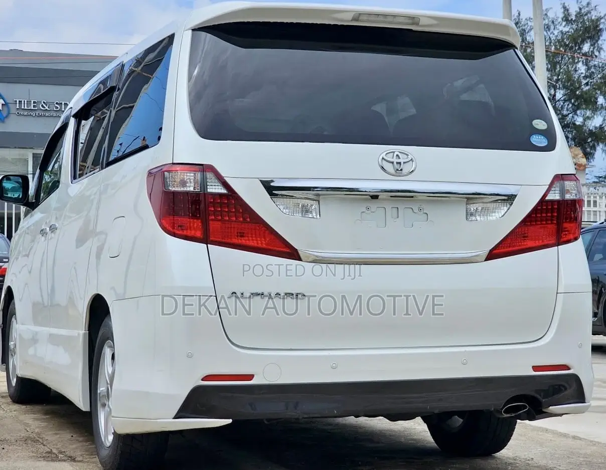 Toyota Alphard 2.4 Petrol FWD 2010 White