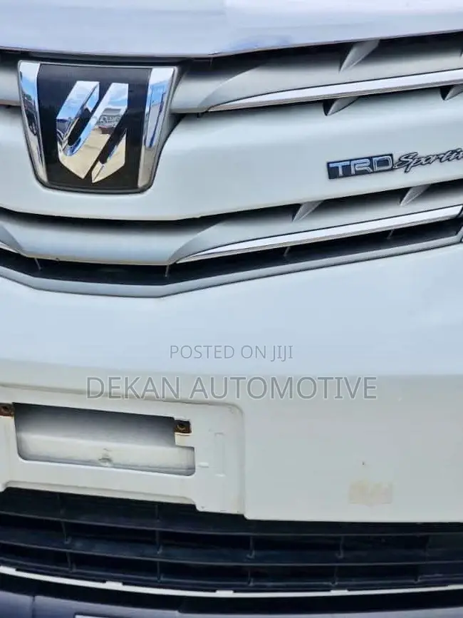 Toyota Alphard 2.4 Petrol FWD 2010 White