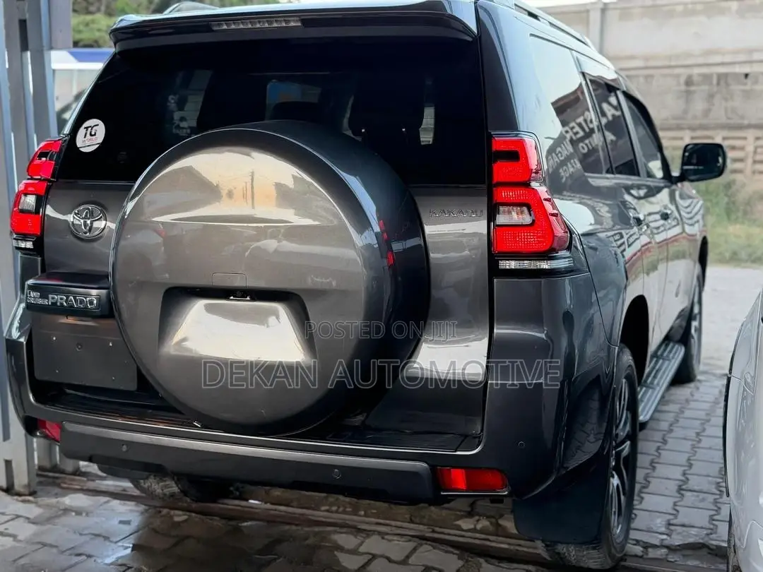 Toyota Land Cruiser Prado 2.8 2021 Gray