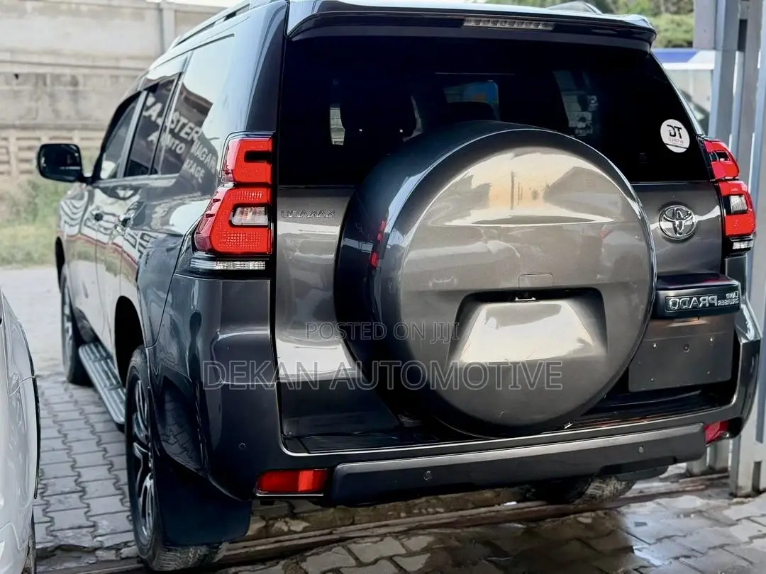Toyota Land Cruiser Prado 2.8 2021 Gray