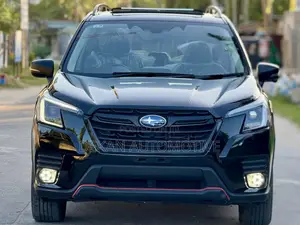 Subaru Forester Premium AWD 2023 Black