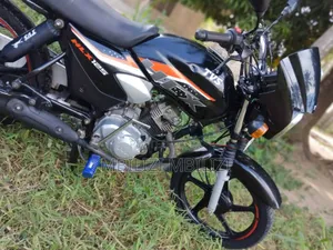 TVS HLX 125 2025 Black