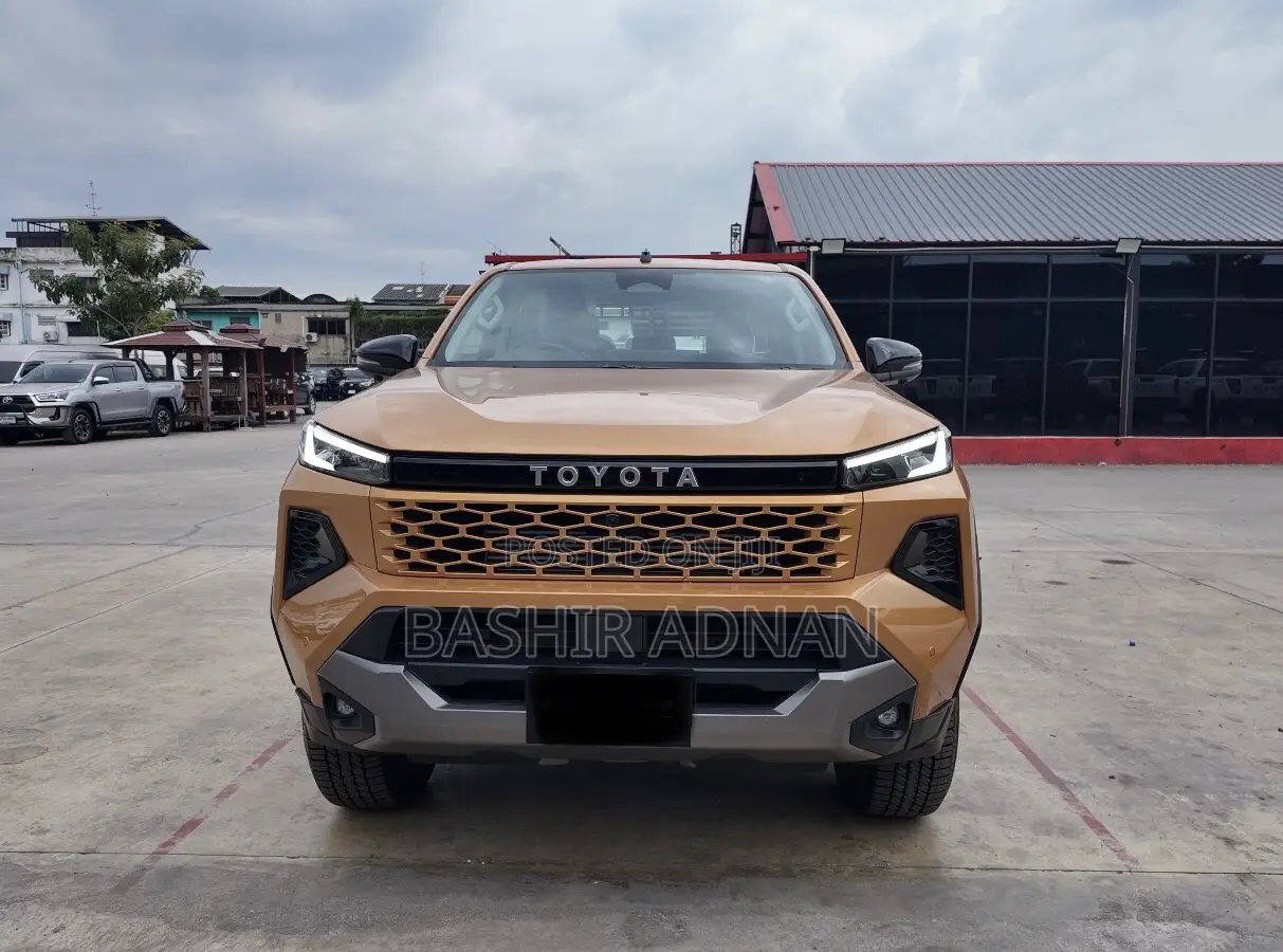 New Toyota Hilux 2025 Orange