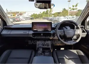 New Toyota Hilux 2025 Orange