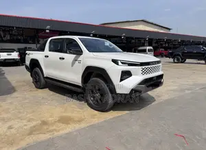 New Toyota Hilux 2025 White