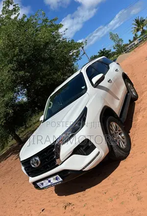 Toyota Fortuner 2.8 D AWD 2023 White