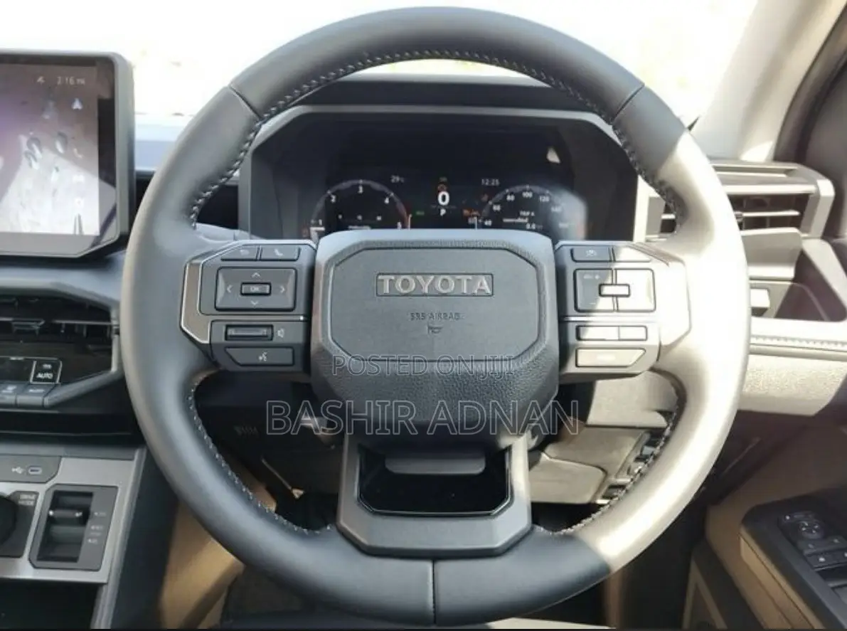 New Toyota Hilux 2025 Orange