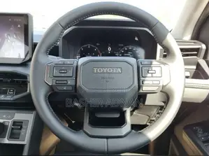 New Toyota Hilux 2025 Orange