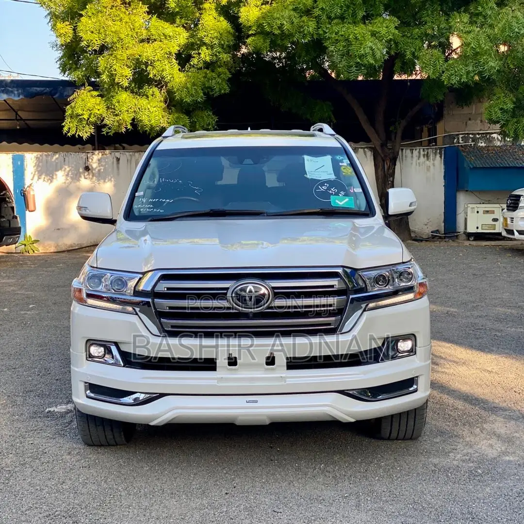 Toyota Land Cruiser 4.6 V8 ZX 2017 White