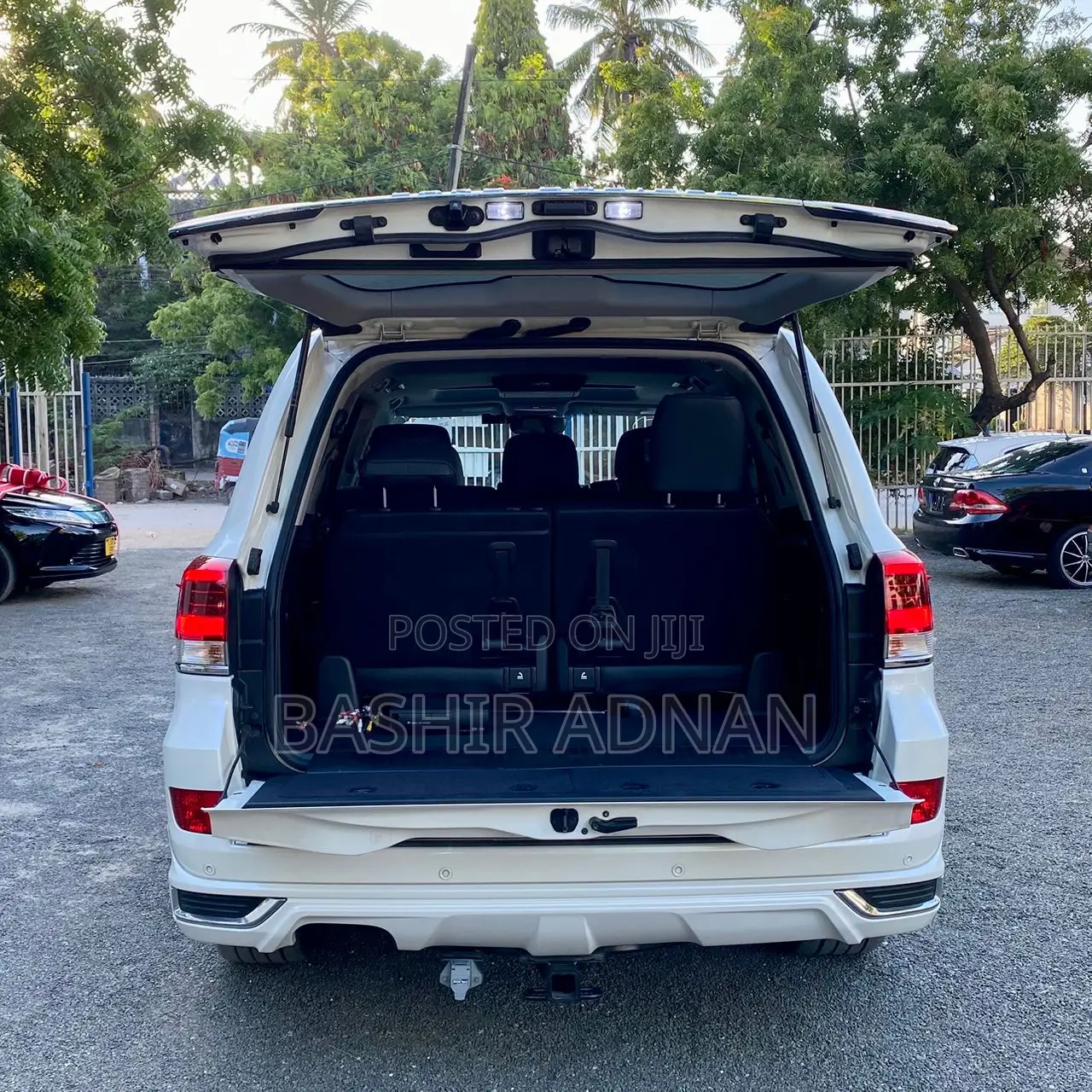 Toyota Land Cruiser 4.6 V8 ZX 2017 White