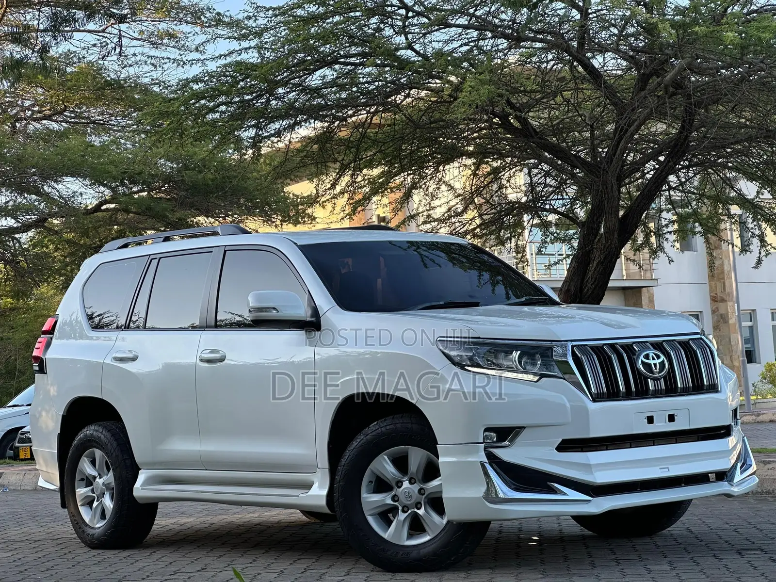 Toyota Land Cruiser Prado 2.7 2017 White