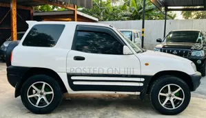 Toyota RAV4 1996 White