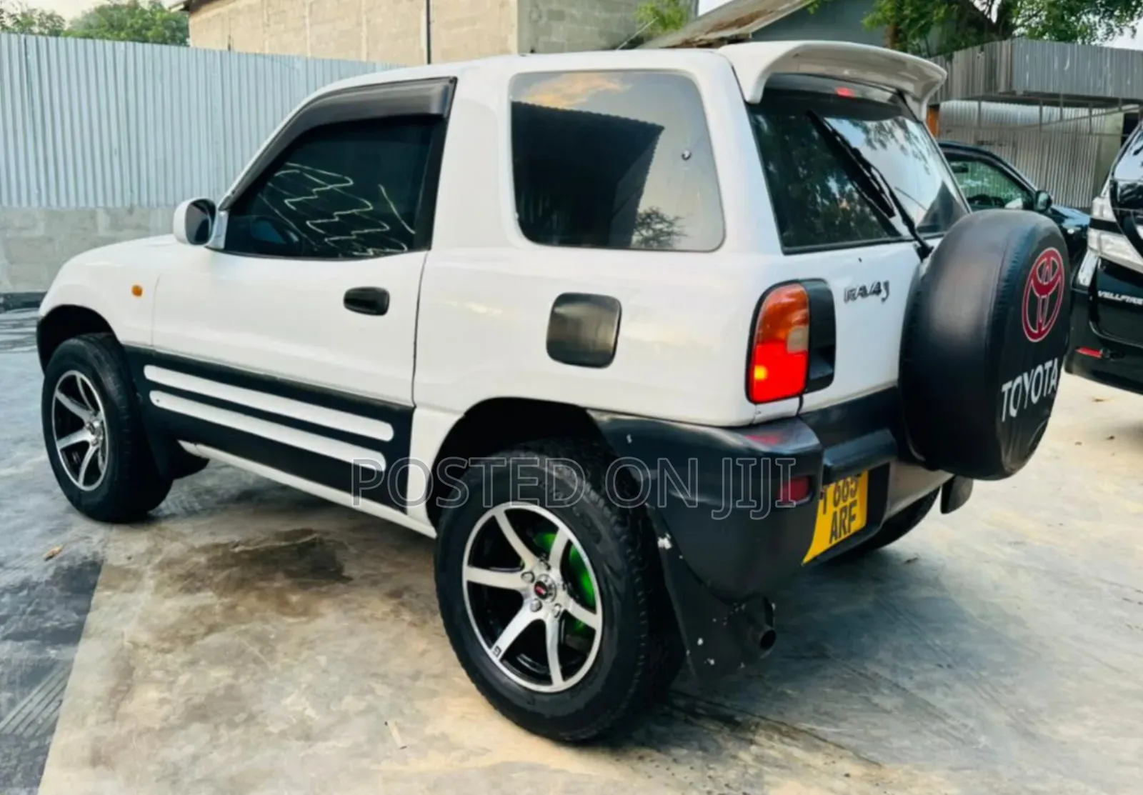 Toyota RAV4 1996 White