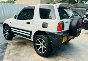 Toyota RAV4 1996 White