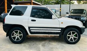 Toyota RAV4 1996 White