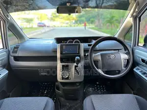 Toyota Noah 2008 Silver