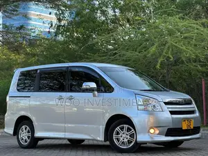 Toyota Noah 2008 Silver
