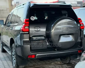 Toyota Land Cruiser Prado 2021 Gray