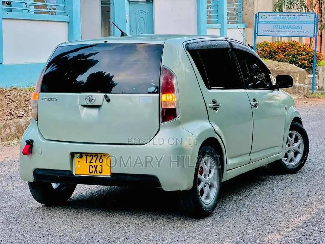 Toyota Passo 2004 Green
