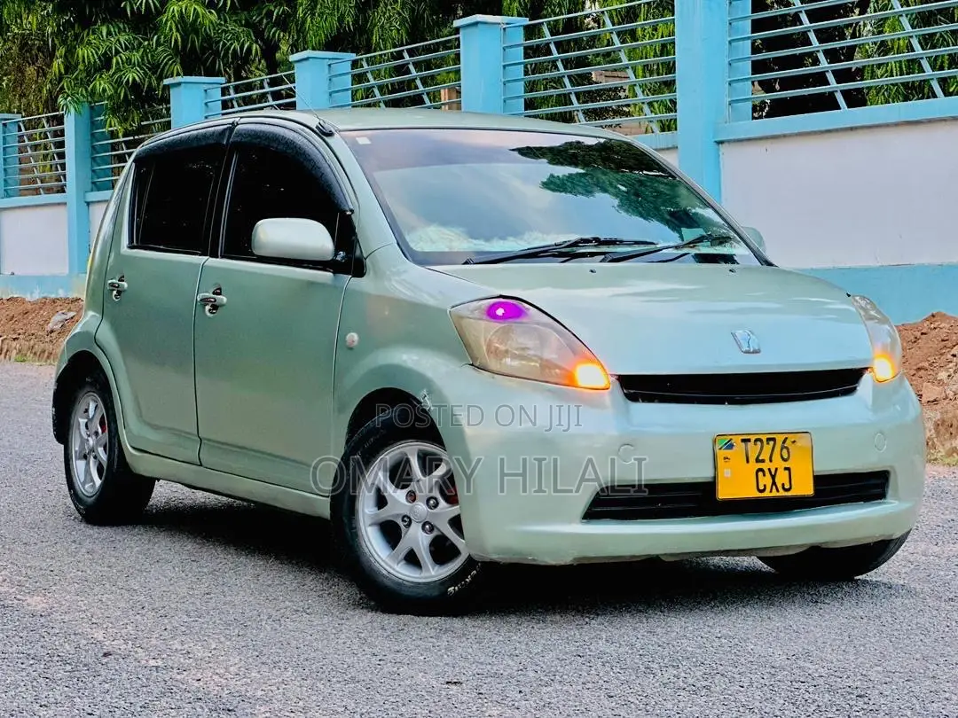 Toyota Passo 2004 Green