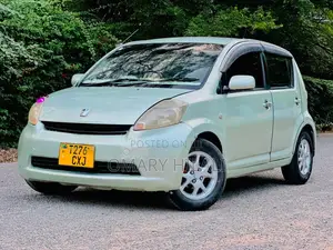 Toyota Passo 2004 Green