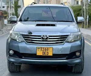 Toyota Fortuner 2.5 D RWD 2013 Gray