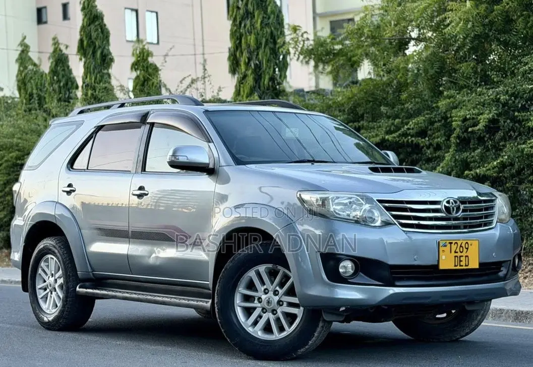 Toyota Fortuner 2.5 D RWD 2013 Gray