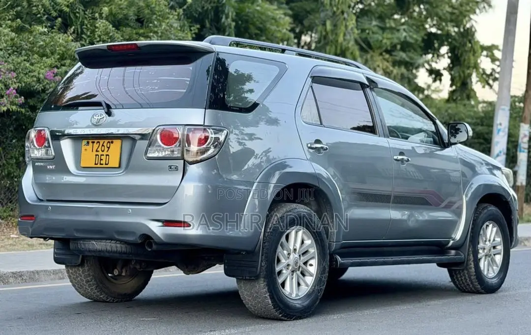 Toyota Fortuner 2.5 D RWD 2013 Gray