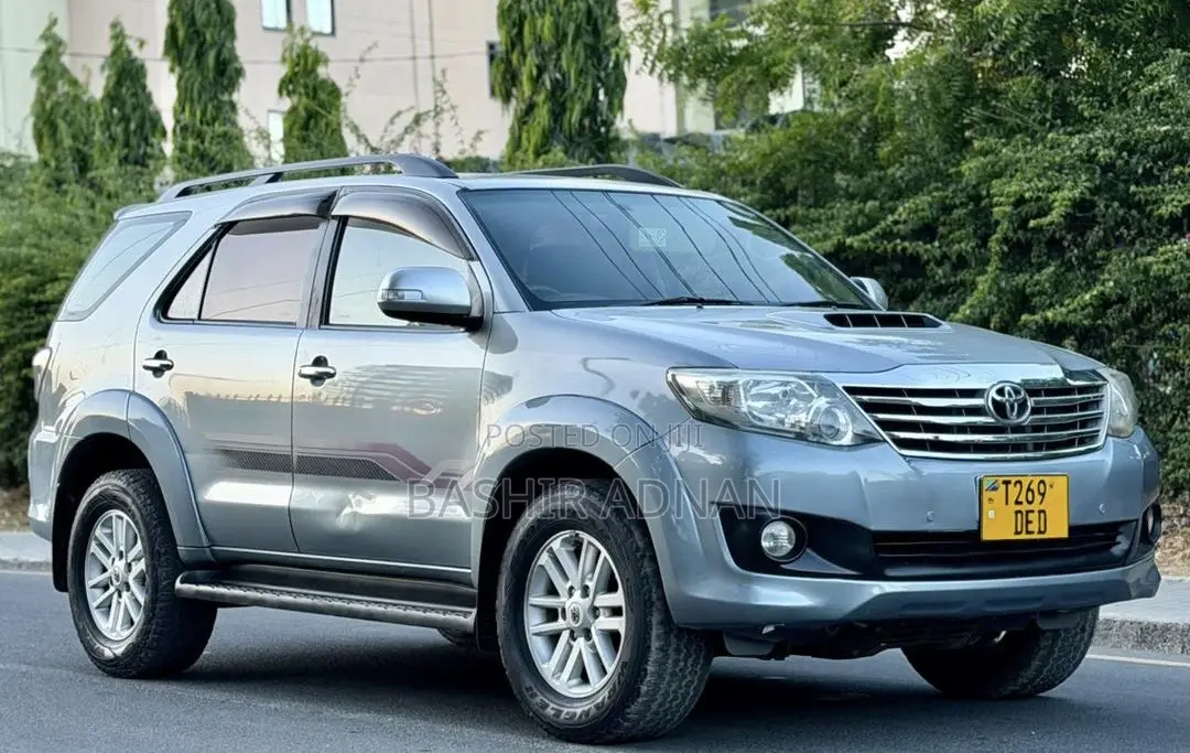 Toyota Fortuner 2.5 D RWD 2013 Gray